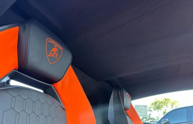 Lamborghini Revuelto 2024, снимка 3