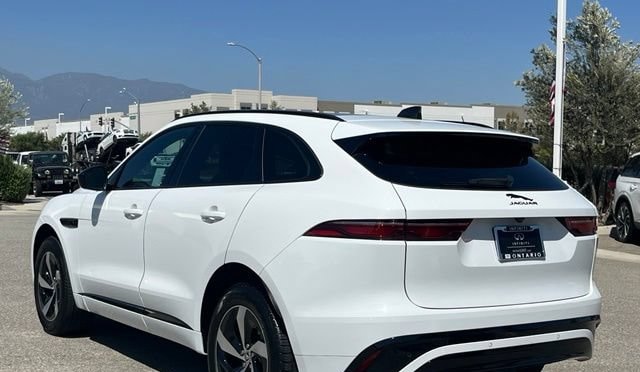 Jaguar F-PACE 2025, снимка 3