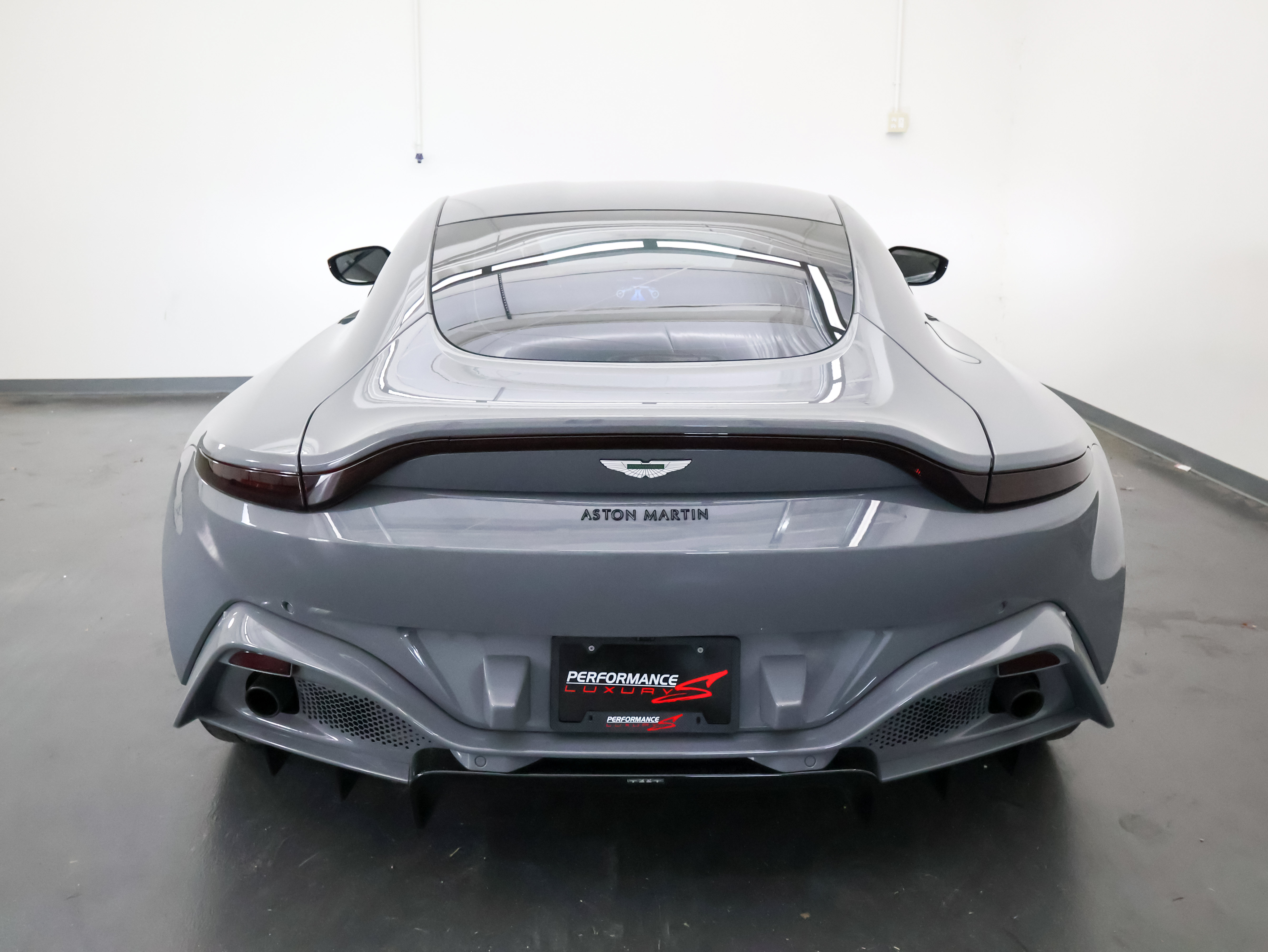 Aston Martin Vantage 2021, снимка 4