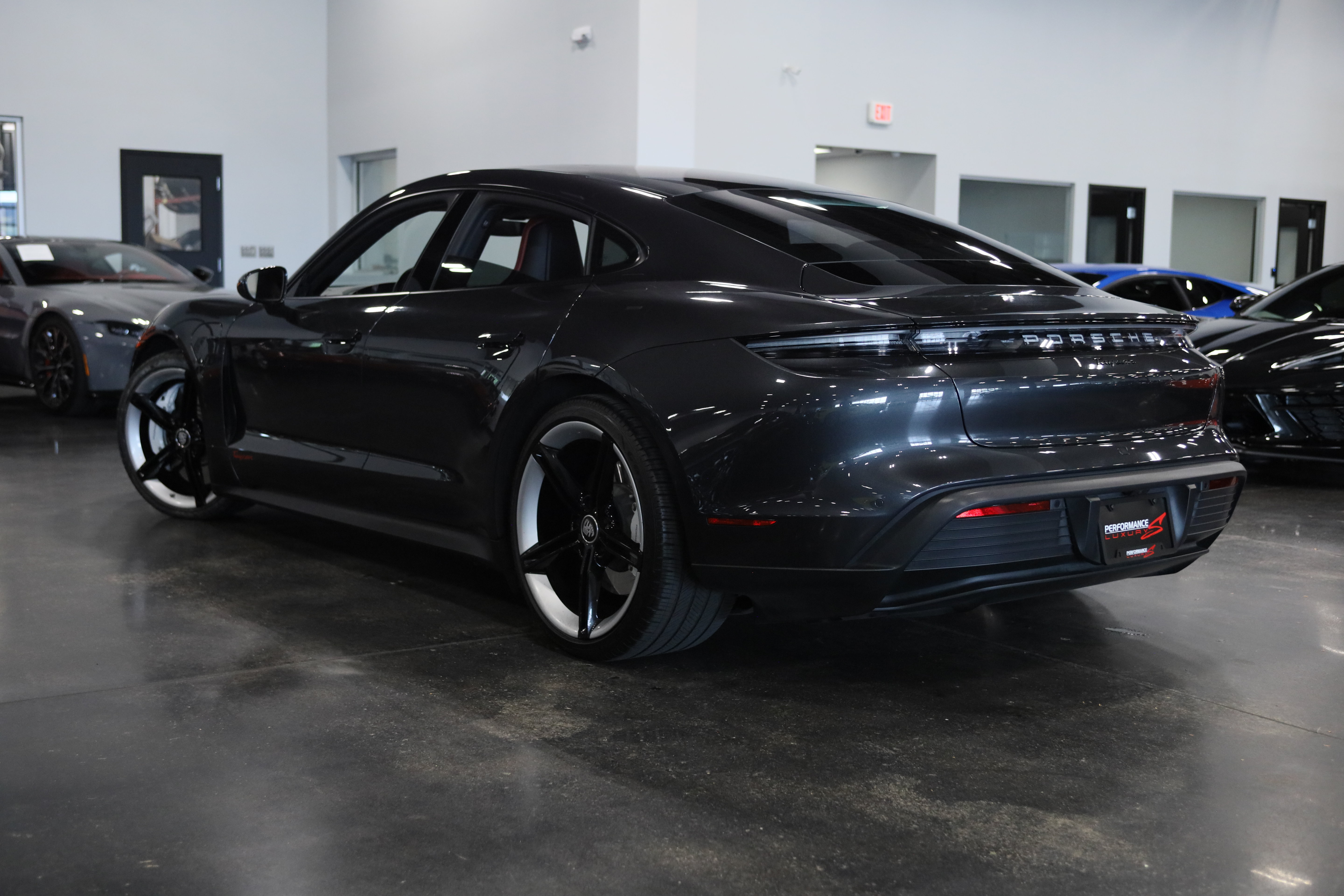 Porsche Taycan 2022, снимка 2