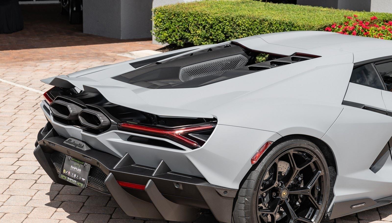 Lamborghini Revuelto 2024, снимка 2