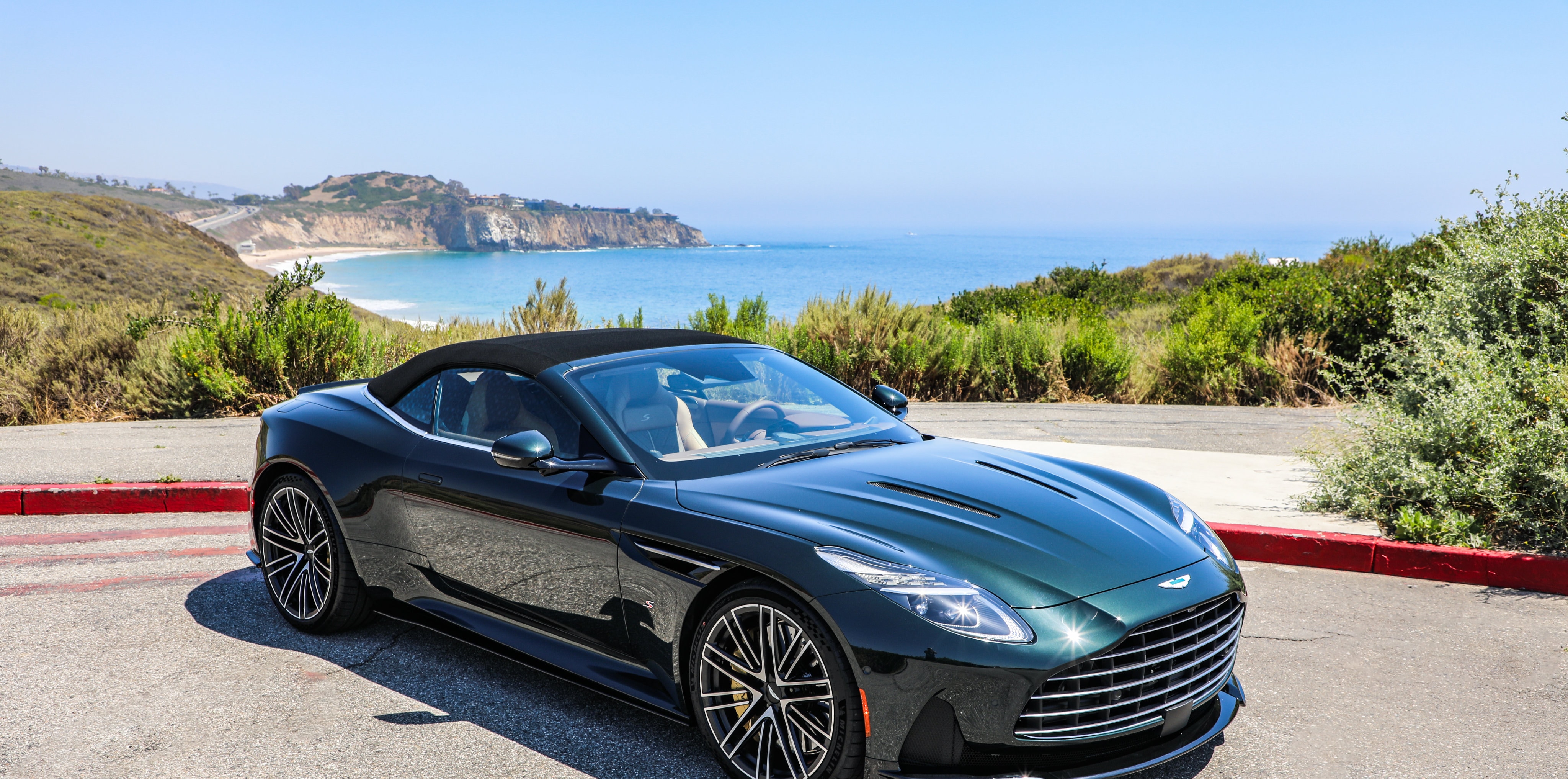 Aston Martin DB12 2026