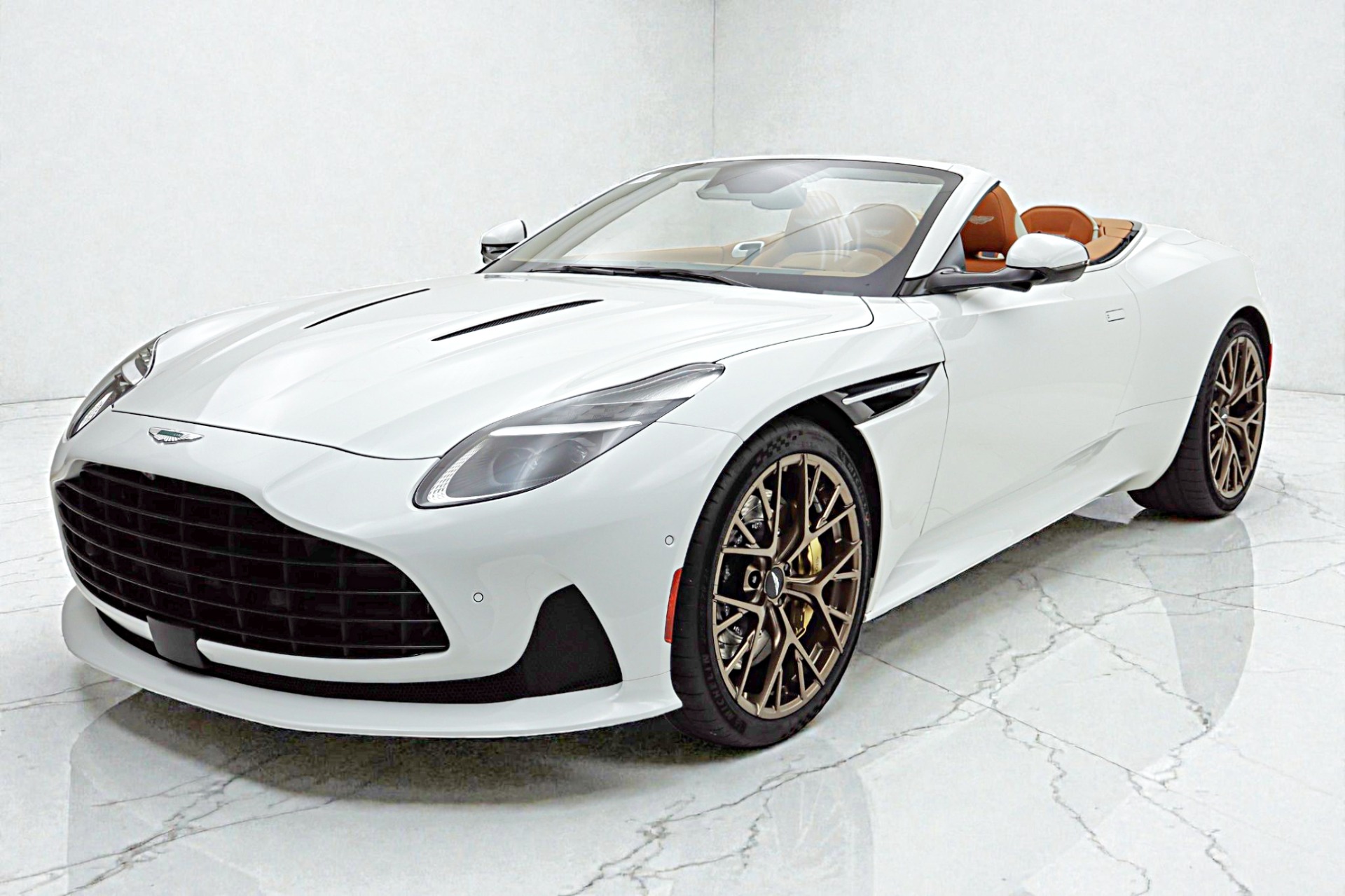 Aston Martin DB12 2026