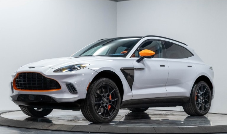 Aston Martin DBX 2021