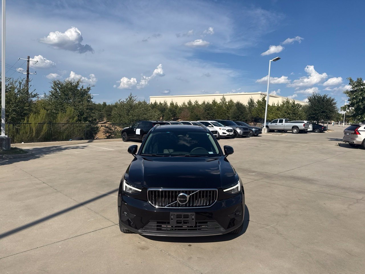 Volvo XC40 2023, снимка 2